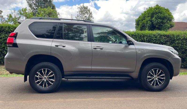 
								Toyota landcruiser Prado 2018 full									