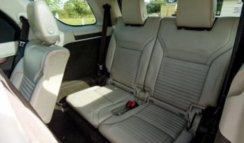 
										Land Rover Discovery  TD6 HSE 5d 255 BHP full									