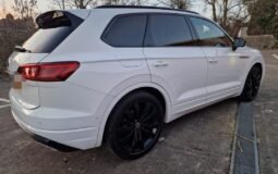 VW Touareg R Line Black Edition V6