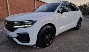 
										VW Touareg R Line Black Edition V6 full									