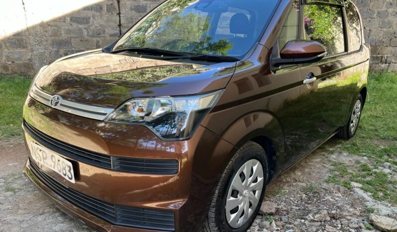 
								Toyota Spade full									