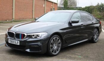 
										BMW 520i M Sport full									