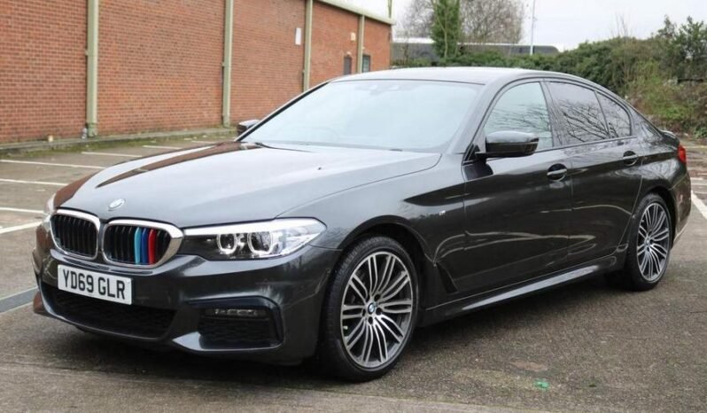 
								BMW 520i M Sport full									