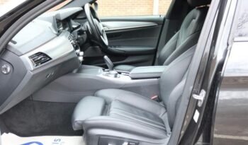 
										BMW 520i M Sport full									