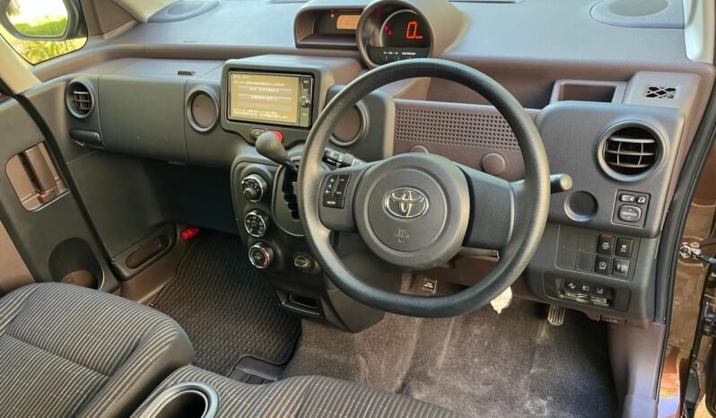 
								Toyota Spade full									