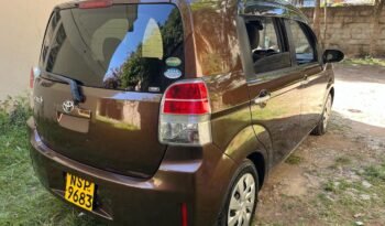 
										Toyota Spade full									