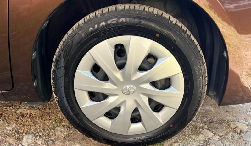 
								Toyota Spade full									
