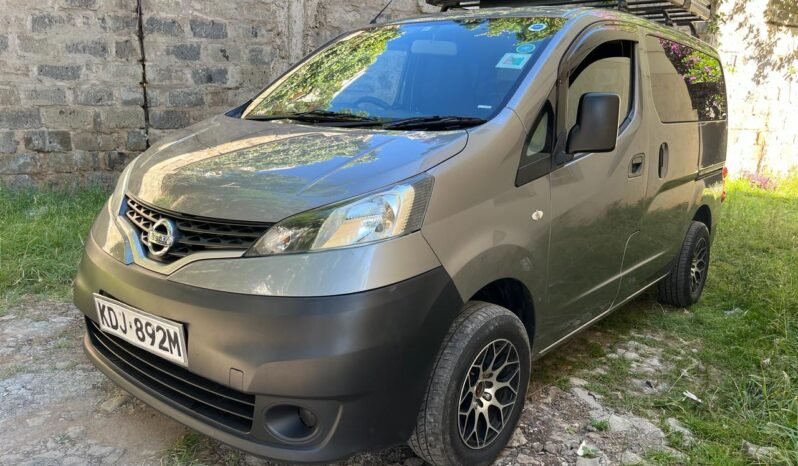 
								Nissan  NV 200 full									