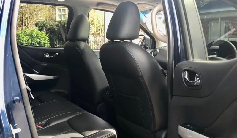 
								2017 UNIT Nissan Navara Tekna full									